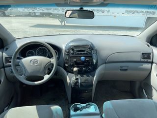 2004 Toyota Sienna LE - Interior Full Dashboard Image